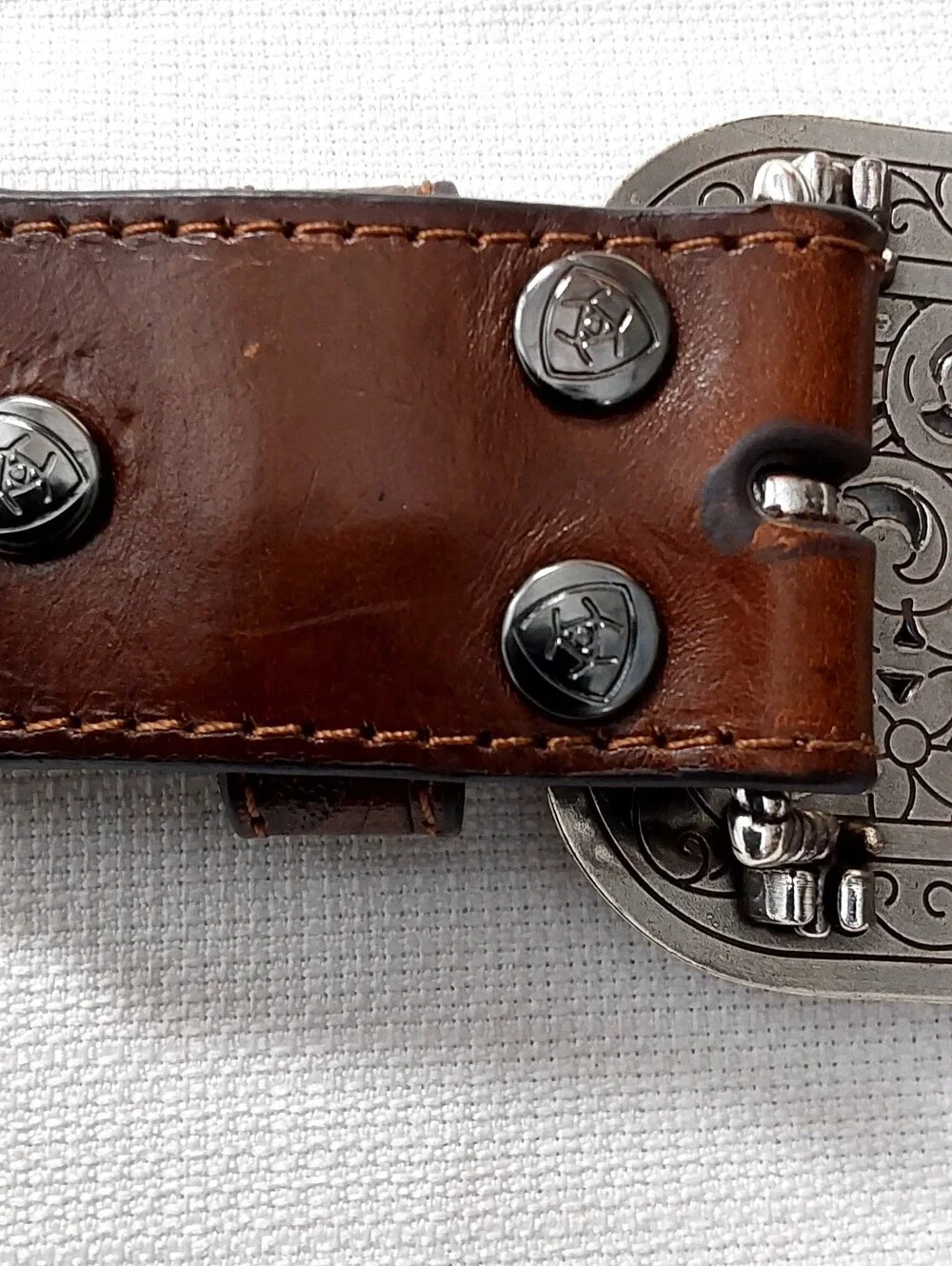 Ariat  Western Filigree Rhinestone  Buckle Embossed Leather Belt